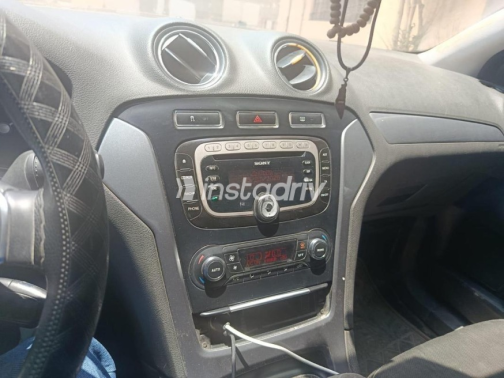 Ford Mondeo 2014 Mocha Manual Used for Sale in Al Shorouk - 6