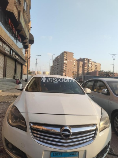 Opel Insignia 2015 White Automatic Used for Sale in Giza - 2