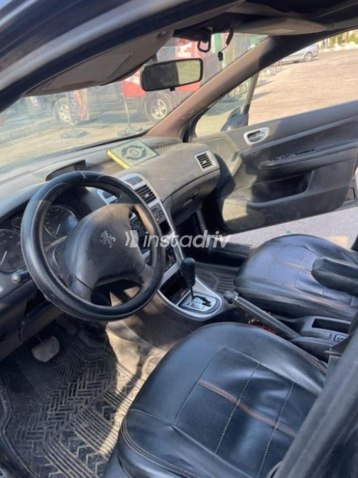Peugeot 207 SW 2007 Eggplant Automatic Used for Sale in Al Shorouk - 2