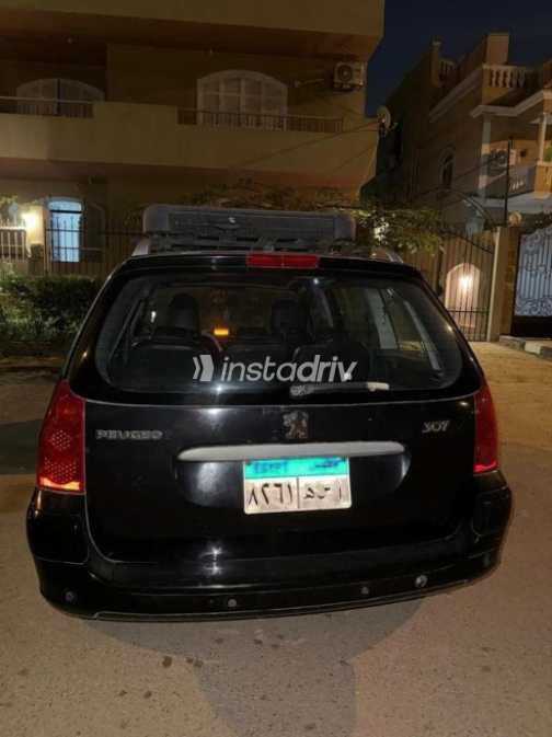 Peugeot 207 SW 2007 Eggplant Automatic Used for Sale in Al Shorouk - 6