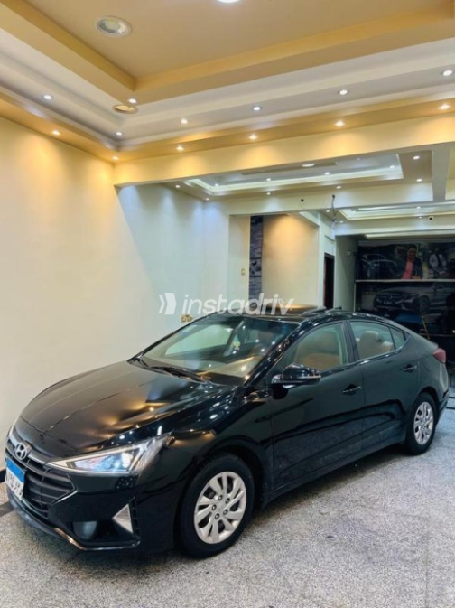 هيونداي إلنترا 2019 أسود أوتوماتيك مستعملة للبيع في القاهرة الكبرى ( القاهرة - الجيزة) - 4
