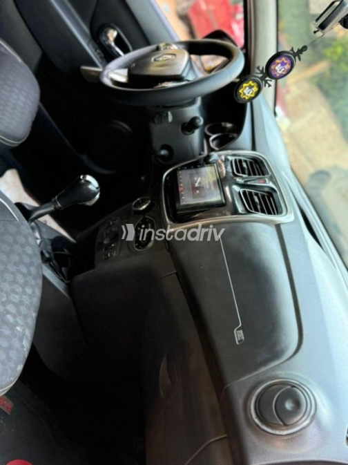 Renault Logan 2015 Red Automatic Used for Sale in Mohandessin - 8