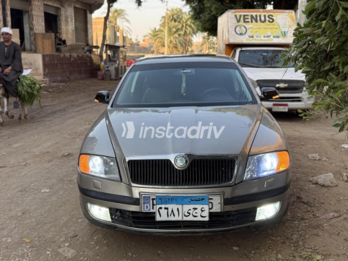 Skoda Octavia 2008 Gold Automatic Used for Sale in Asyut - 1