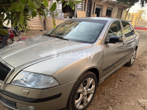 Skoda Octavia 2008 Gold Automatic Used for Sale in Asyut - 3