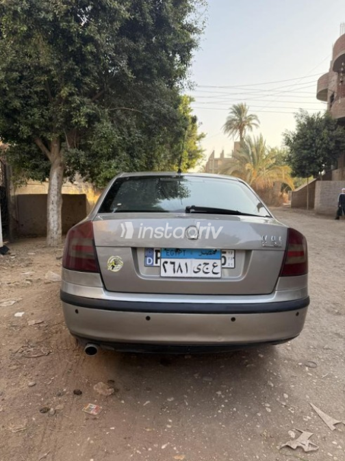 Skoda Octavia 2008 Gold Automatic Used for Sale in Asyut - 6