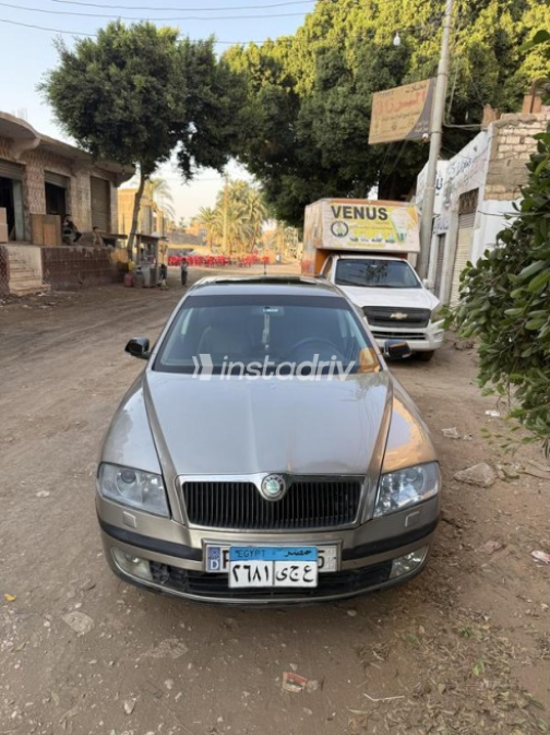 Skoda Octavia 2008 Gold Automatic Used for Sale in Asyut - 7