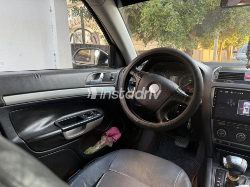 Skoda Octavia 2008 Gold Automatic Used for Sale in Asyut - 8