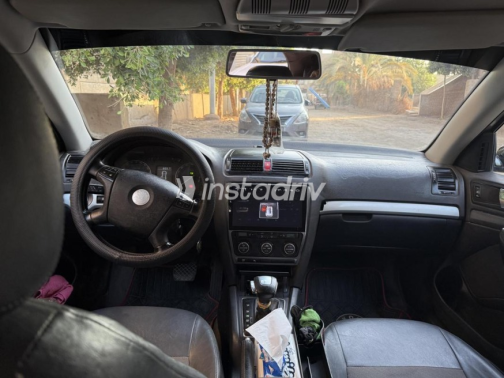 Skoda Octavia 2008 Gold Automatic Used for Sale in Asyut - 9