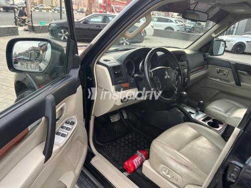 Mitsubishi Pajero 2009 Black Automatic Used for Sale in Sheraton - 9