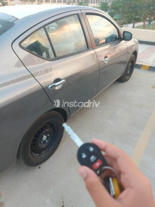 Nissan Sunny 2027 Silver Automatic Used for Sale in Giza - 5