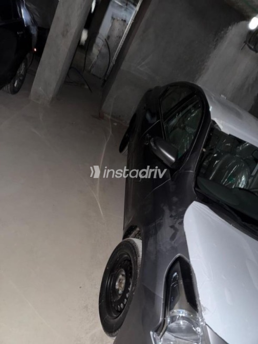 Nissan Sunny 2027 Silver Automatic Used for Sale in Giza - 6