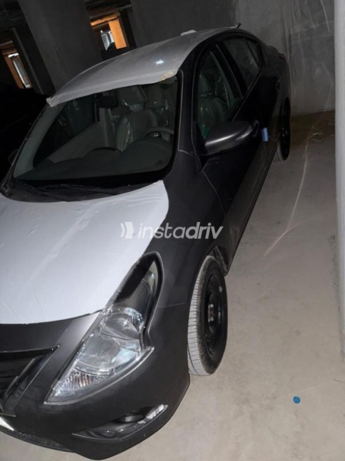 Nissan Sunny 2027 Silver Automatic Used for Sale in Giza - 7