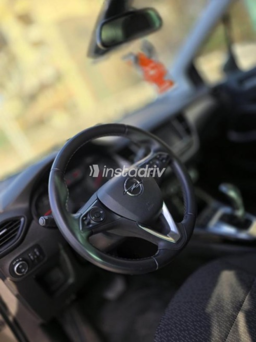 Opel Crossland 2020 Gray Automatic Used for Sale in Nasr city - 6