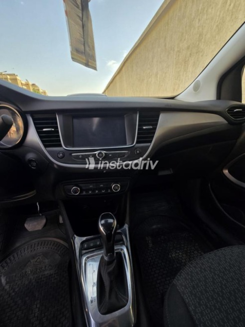 Opel Crossland 2020 Gray Automatic Used for Sale in Nasr city - 7