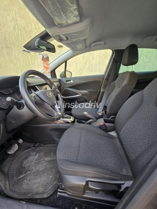 Opel Crossland 2020 Gray Automatic Used for Sale in Nasr city - 9