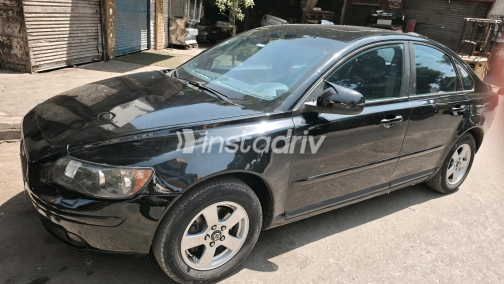 Volvo S40 2007 Black Manual Used for Sale in Greater Cairo ( Cairo + Giza) - 3