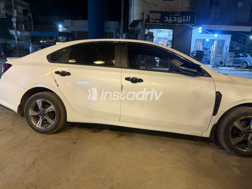 كيا جراند سيراتو 2021 أبيض أوتوماتيك مستعملة للبيع في القاهرة الكبرى ( القاهرة - الجيزة) - 2