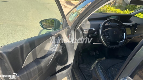 Citroën C4 Grand Picasso 2016 Gray Automatic Used for Sale in Greater Cairo ( Cairo + Giza) - 3