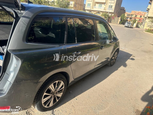 Citroën C4 Grand Picasso 2016 Gray Automatic Used for Sale in Greater Cairo ( Cairo + Giza) - 8