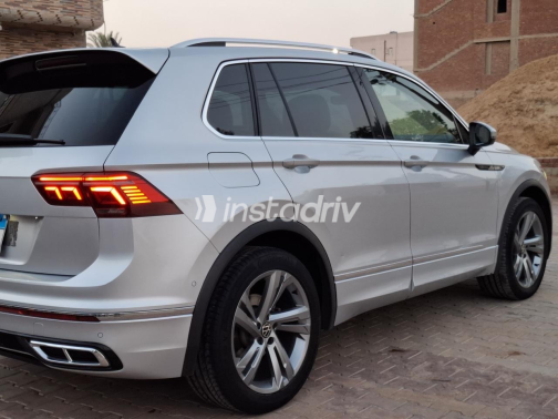 Volkswagen Tiguan 2024 Silver Automatic Used for Sale in Greater Cairo ( Cairo + Giza) - 4