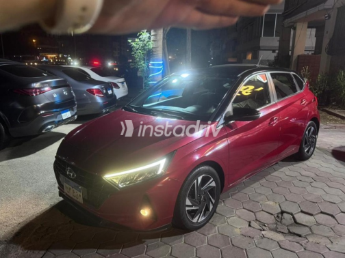 هيونداي I20 2022 أحمر غامق أوتوماتيك مستعملة للبيع في القاهرة - 3