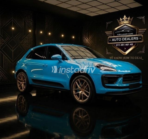 بورش ماكان 2023 أزرق غامق أوتوماتيك مستعملة للبيع في القاهرة - 3