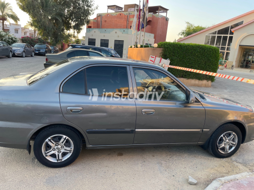 Hyundai Verna 2015 Gray Automatic Used for Sale in Greater Cairo ( Cairo + Giza) - 5