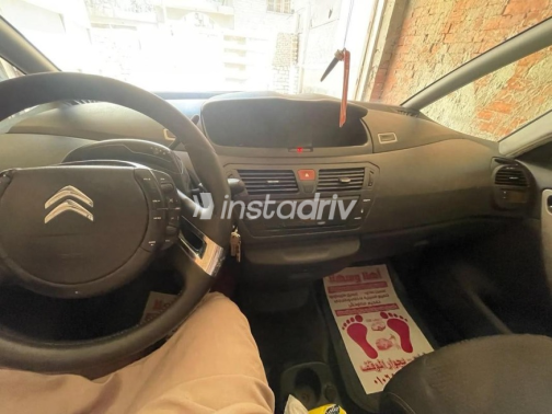 Citroën C4 Grand Picasso 2014 Bronze Automatic Used for Sale in Tanta - 7