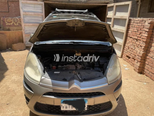 Citroën C4 Grand Picasso 2014 Bronze Automatic Used for Sale in Tanta - 8