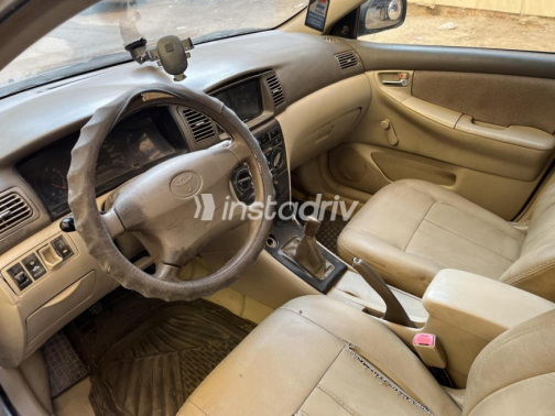 Toyota Corolla 2004 Bronze Manual Used for Sale in Cairo - 2