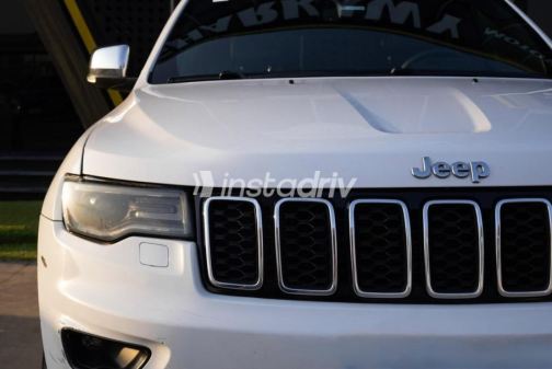 Jeep Grand Cherokee 2019 White Automatic Used for Sale in Nasr city - 3