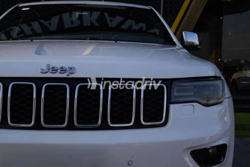 Jeep Grand Cherokee 2019 White Automatic Used for Sale in Nasr city - 4