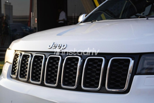 Jeep Grand Cherokee 2019 White Automatic Used for Sale in Nasr city - 7