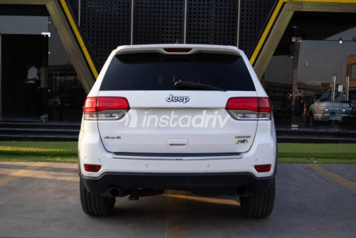 Jeep Grand Cherokee 2019 White Automatic Used for Sale in Nasr city - 8