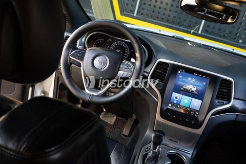 Jeep Grand Cherokee 2019 White Automatic Used for Sale in Nasr city - 10