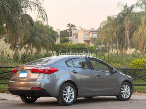 Kia Cerato 2015 Gray Automatic Used for Sale in Maadi - 5