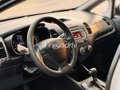 Kia Cerato 2015 Gray Automatic Used for Sale in Maadi - 9