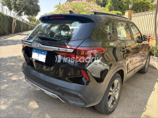 Kia Seltos 2023 Black Automatic Used for Sale in Cairo - 3
