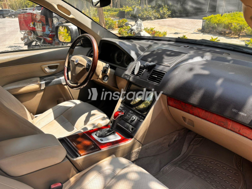 فولفو XC90 2010 أزرق أوتوماتيك مستعملة للبيع في القاهرة الكبرى ( القاهرة - الجيزة) - 1