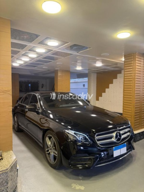 مرسيدس E 300 2019 أسود أوتوماتيك مستعملة للبيع في مصر الجديدة - 1