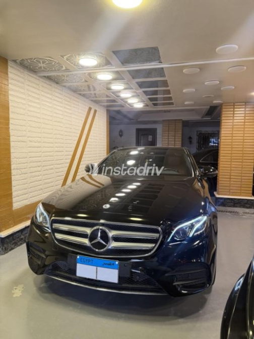 مرسيدس E 300 2019 أسود أوتوماتيك مستعملة للبيع في مصر الجديدة - 2