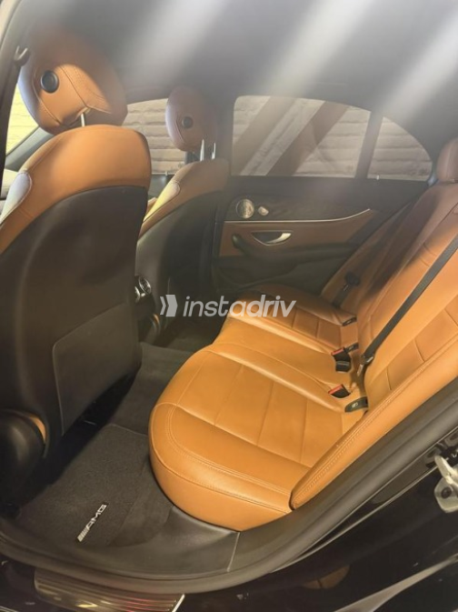 مرسيدس E 300 2019 أسود أوتوماتيك مستعملة للبيع في مصر الجديدة - 8