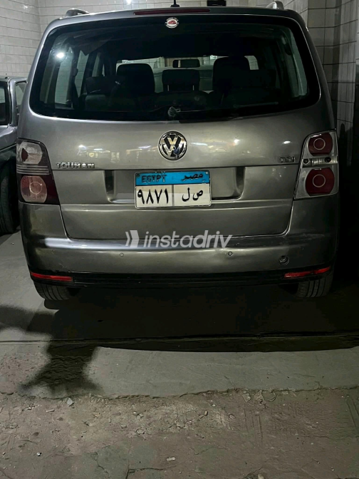 Volkswagen Turan 2010 Gray Automatic Used for Sale in Greater Cairo ( Cairo + Giza) - 5