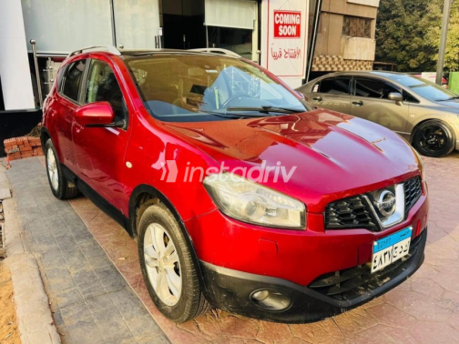 Nissan Qashqai 2013 Dark Red Automatic Used for Sale in Nasr city - 3