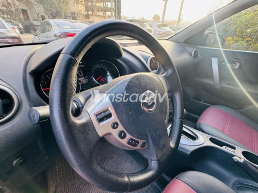 Nissan Qashqai 2013 Dark Red Automatic Used for Sale in Nasr city - 7