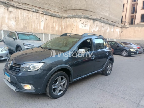 رينو سانديرو  ( ستيب  واى ) 2019 رمادي غامق أوتوماتيك مستعملة للبيع في الإسكندرية - 3