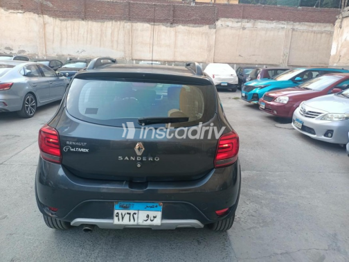 رينو سانديرو  ( ستيب  واى ) 2019 رمادي غامق أوتوماتيك مستعملة للبيع في الإسكندرية - 4