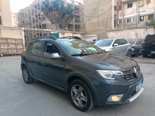 رينو سانديرو  ( ستيب  واى ) 2019 رمادي غامق أوتوماتيك مستعملة للبيع في الإسكندرية