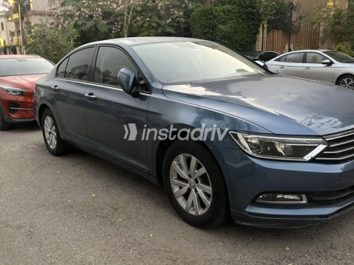 Volkswagen Passat 2018 Dark Blue Automatic Used for Sale in Cairo - 5