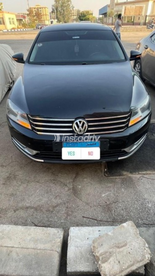 Volkswagen Passat 2014 Black Automatic Used for Sale in Sheikh Zayed City - 1